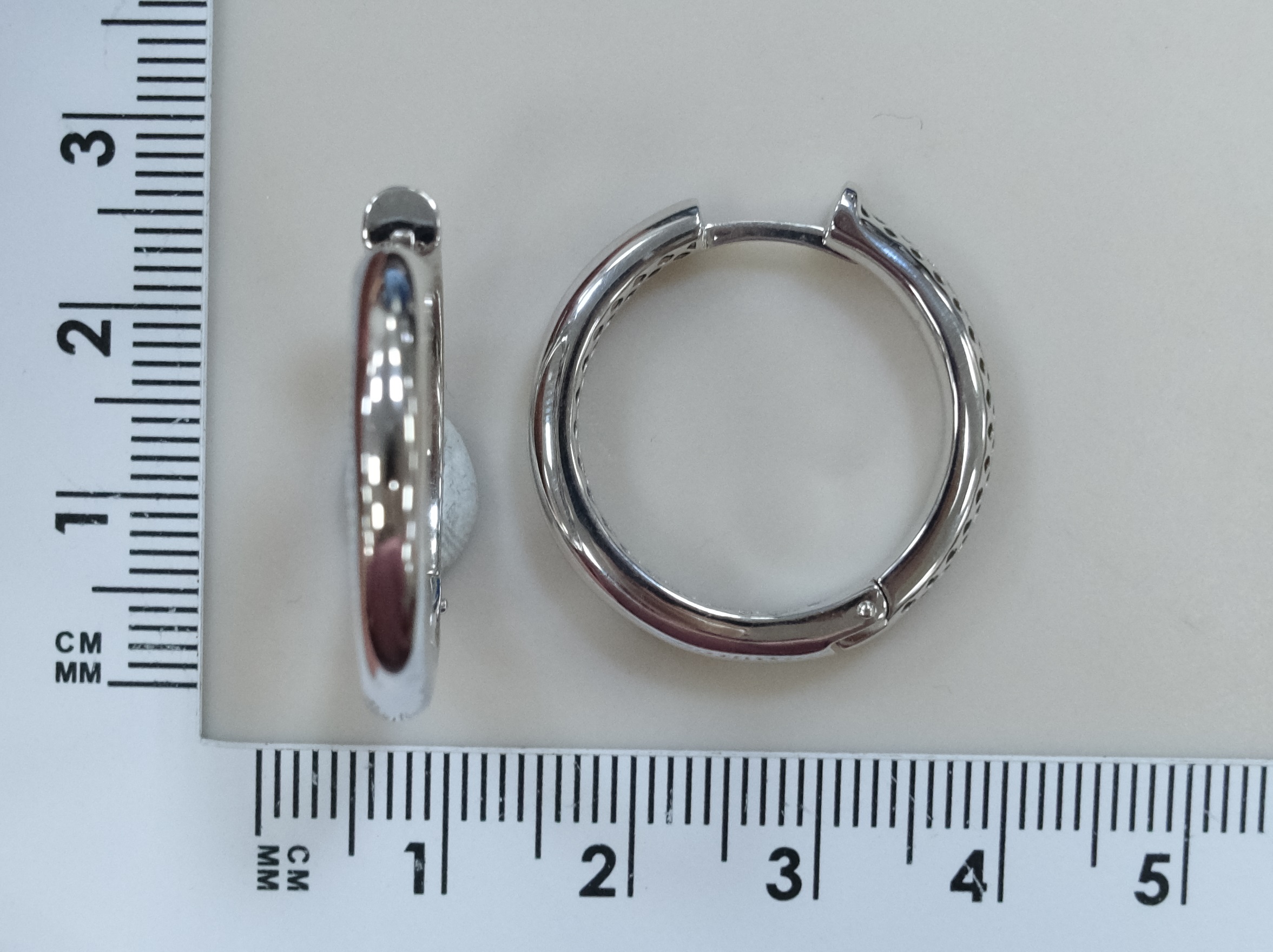 Серьги-конго из белого золота